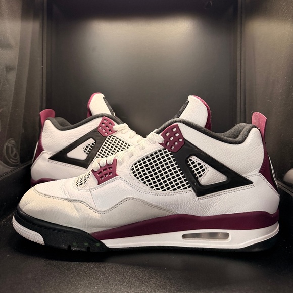 Jordan 4 Retro 